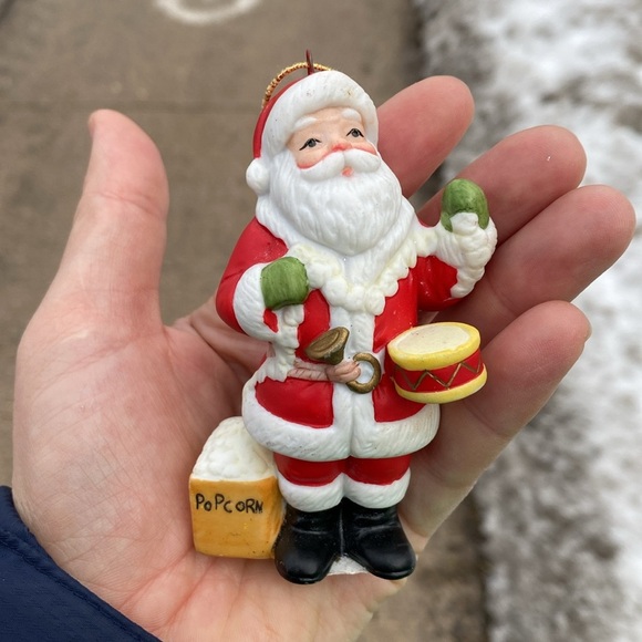 Santa Claus Figurine with Drum - Picture 7 of 7